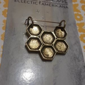 *NWT* Honey Comb 14K Gold Plate Pendant